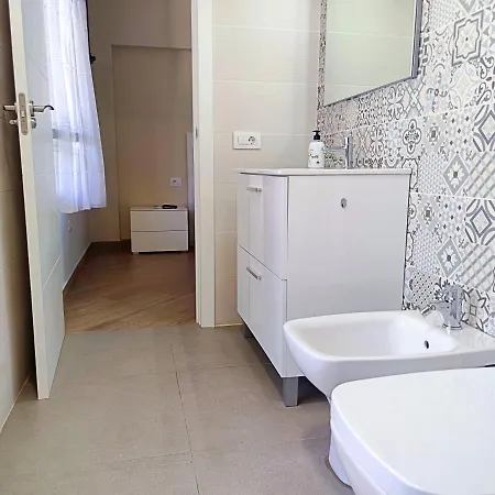 Apartamento Playa De Americas 600mt From The Internet Free