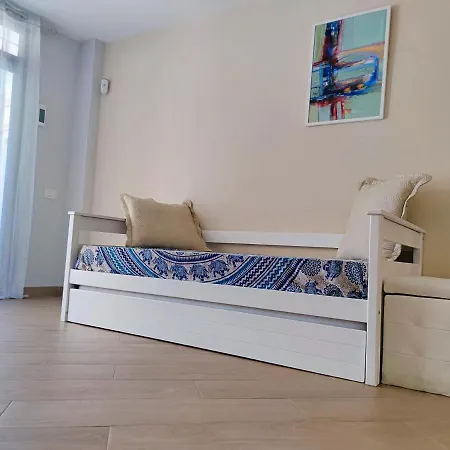 Апартаменты Playa De Americas 600mt From The Internet Free Плая-де-лас-Америкас